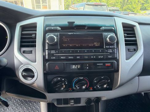 Used 2012 Toyota Tacoma 4x4 Double Cab w/ SR5 Pkg image 11