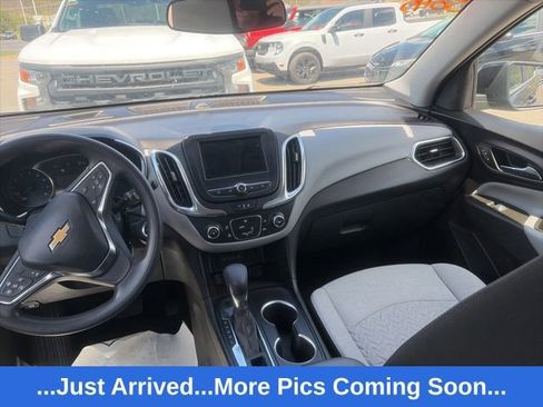 Used 2024 Chevrolet Equinox LS w/ LS Convenience Package AWD/4WD image 2