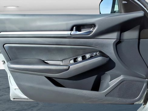 Used 2023 Nissan Altima 2.5 SV image 25