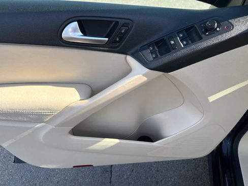 Used 2017 Volkswagen Tiguan S AWD/4WD image 10