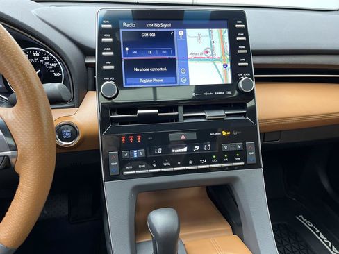 Used 2020 Toyota Avalon Limited w/ Advanced Safety Package FWD image 18