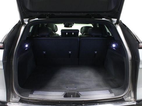 Used 2024 Cadillac Lyriq Luxury image 14