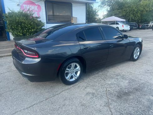 Used 2021 Dodge Charger SXT w/ Leather Interior Group RWD image 5