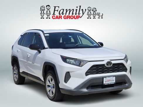 Used 2021 Toyota RAV4 LE FWD image 2