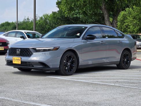 Used 2025 Honda Accord SE image 7