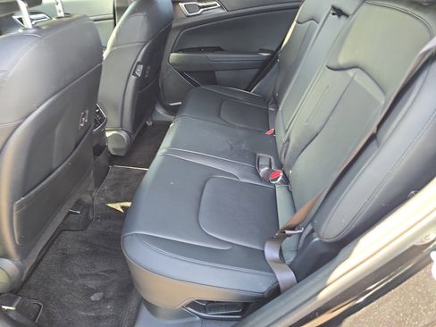 Certified 2023 Kia Sportage EX AWD/4WD image 16