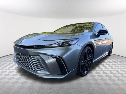 Used 2025 Toyota Camry XSE w/ Premium Plus Package FWD image 1