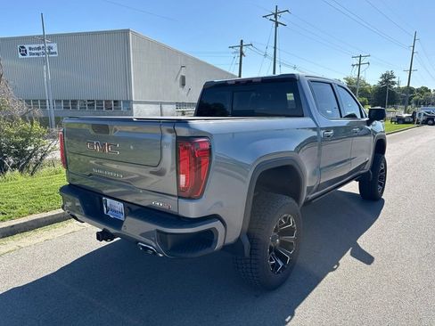 Used 2022 GMC Sierra 1500 AT4 w/ AT4 Premium Package AWD/4WD image 3