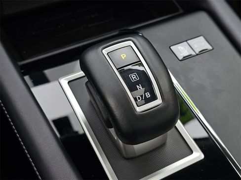 Used 2023 Mitsubishi Outlander SE image 29