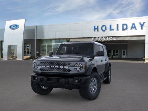 New 2025 Ford Bronco Badlands image 2