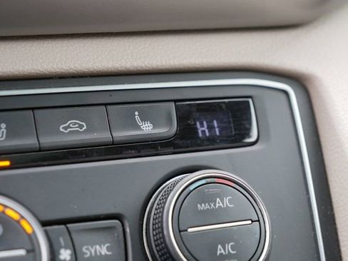 Used 2021 Volkswagen Atlas SE w/ Panoramic Sunroof Package image 34