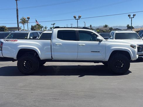 Used 2020 Toyota Tacoma TRD Sport w/ Technology Package AWD/4WD image 3