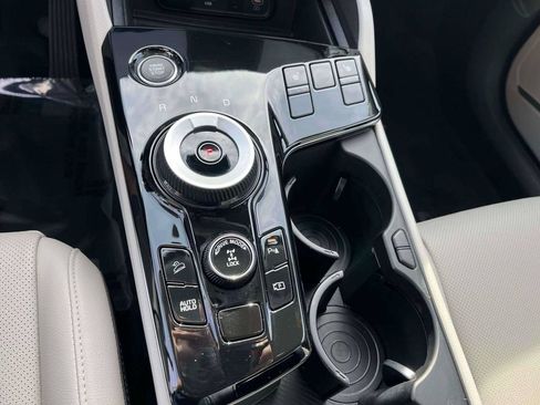 Certified 2025 Kia Sportage EX AWD/4WD image 22