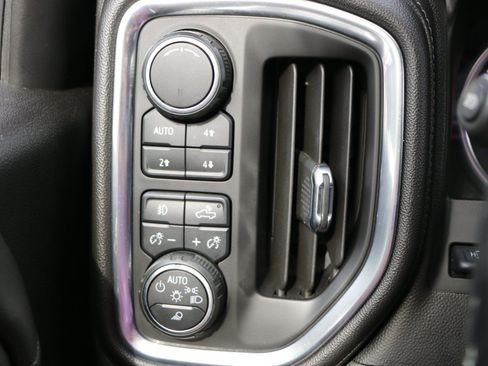 Used 2019 Chevrolet Silverado 1500 LTZ w/ LTZ Premium Package AWD/4WD image 22