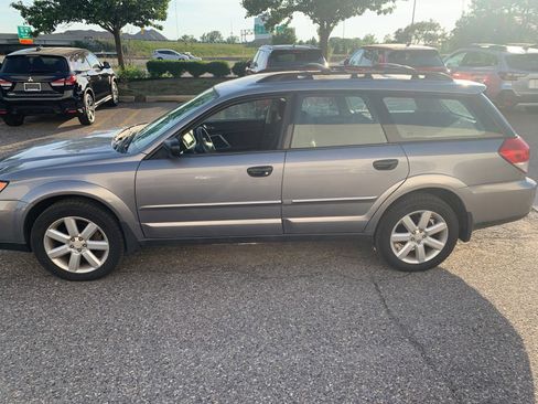 Used 2009 Subaru Outback 2.5i Special Edition AWD/4WD image 7