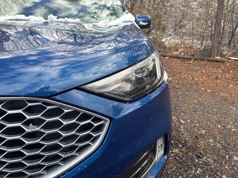 Used 2024 Ford Edge SEL w/ Convenience Package image 3