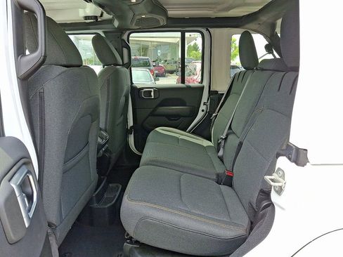 Used 2024 Jeep Wrangler Unlimited Sahara w/ Safety Group image 8