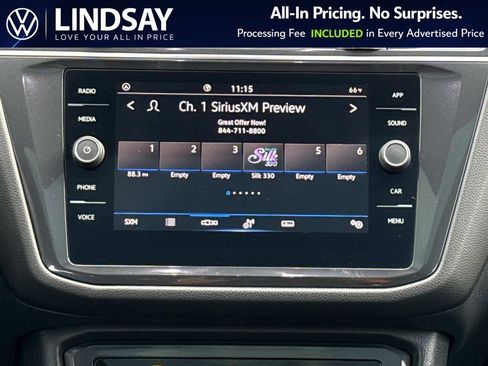 Used 2023 Volkswagen Tiguan SE w/ Panoramic Sunroof Package image 14