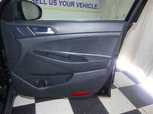 Used 2020 Hyundai Tucson Value AWD/4WD image 24