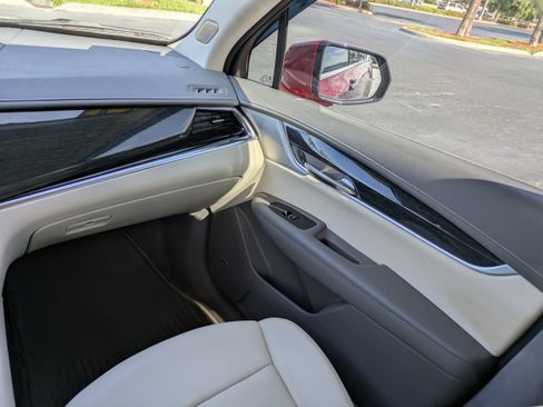 Used 2021 Cadillac XT6 Premium Luxury image 15