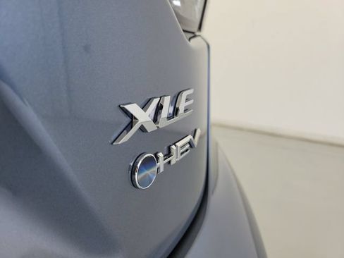 Used 2026 Toyota Corolla XLE FWD image 8