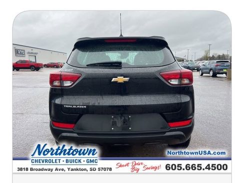 Used 2023 Chevrolet TrailBlazer LS FWD image 32