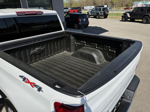Used 2023 Chevrolet Silverado 1500 LTZ AWD/4WD image 11