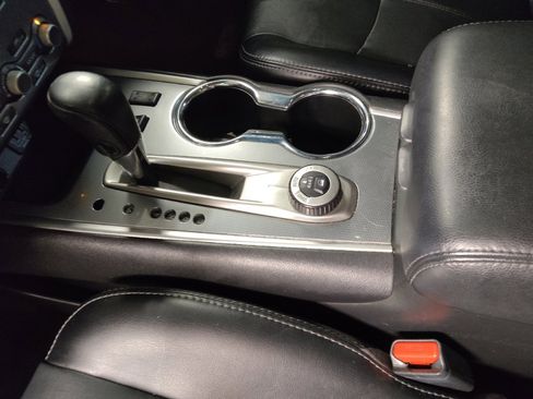 Used 2018 Nissan Pathfinder SL image 26