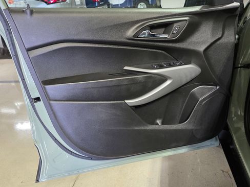 Used 2024 Chevrolet Trax RS FWD image 20