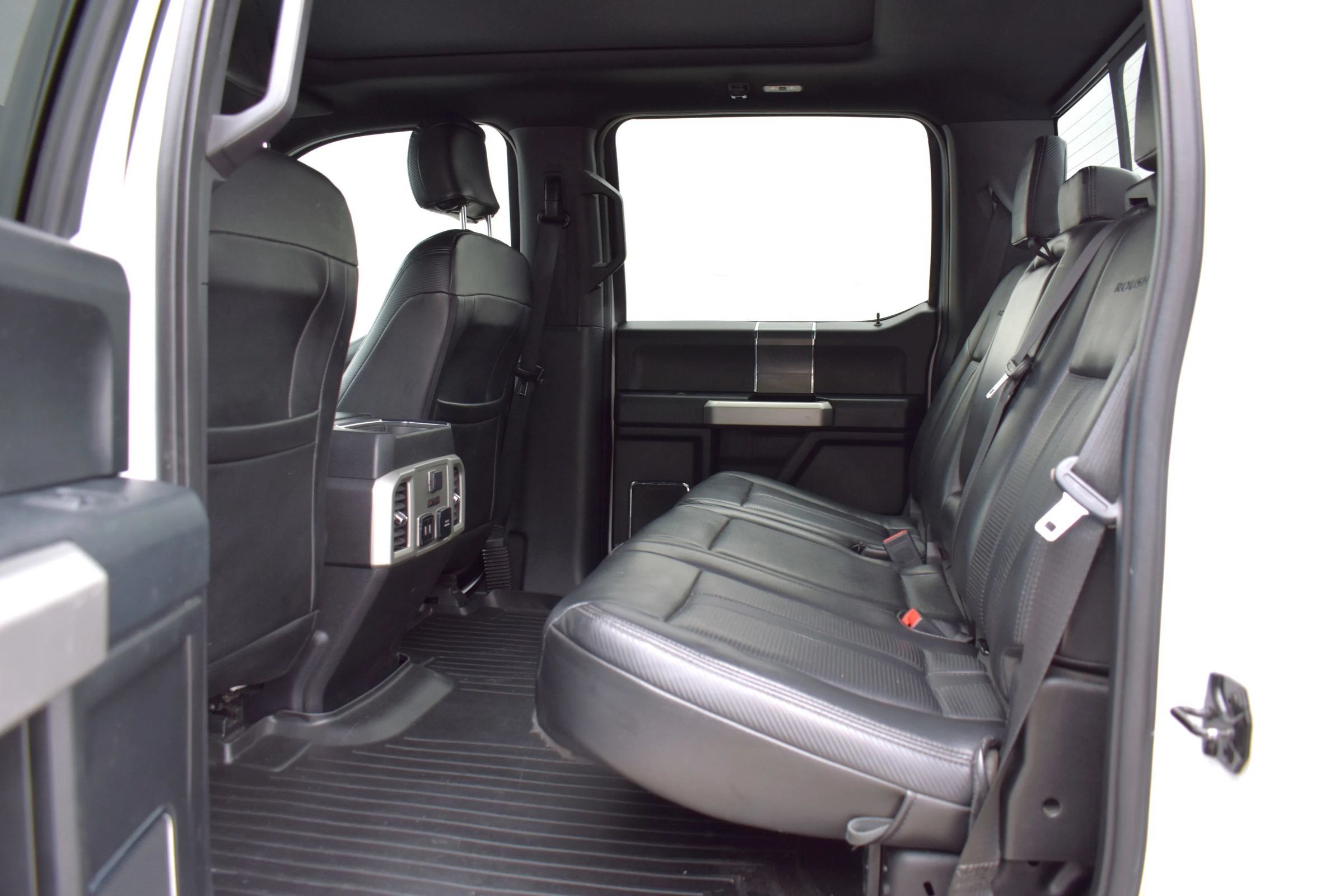 Used 2019 Ford F150 Lariat w/ Equipment Group 502A Luxury AWD/4WD image 29