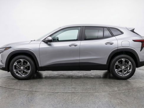 Used 2025 Chevrolet Blazer LT FWD image 5