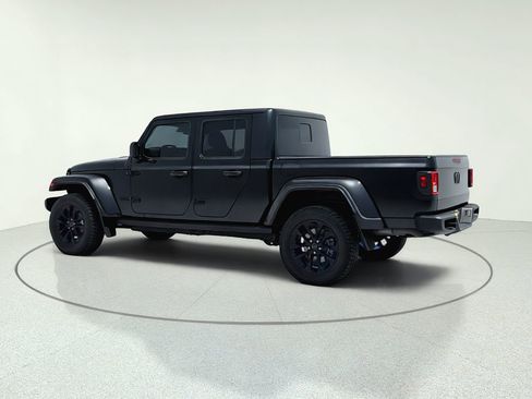 Used 2024 Jeep Gladiator Sport AWD/4WD image 5
