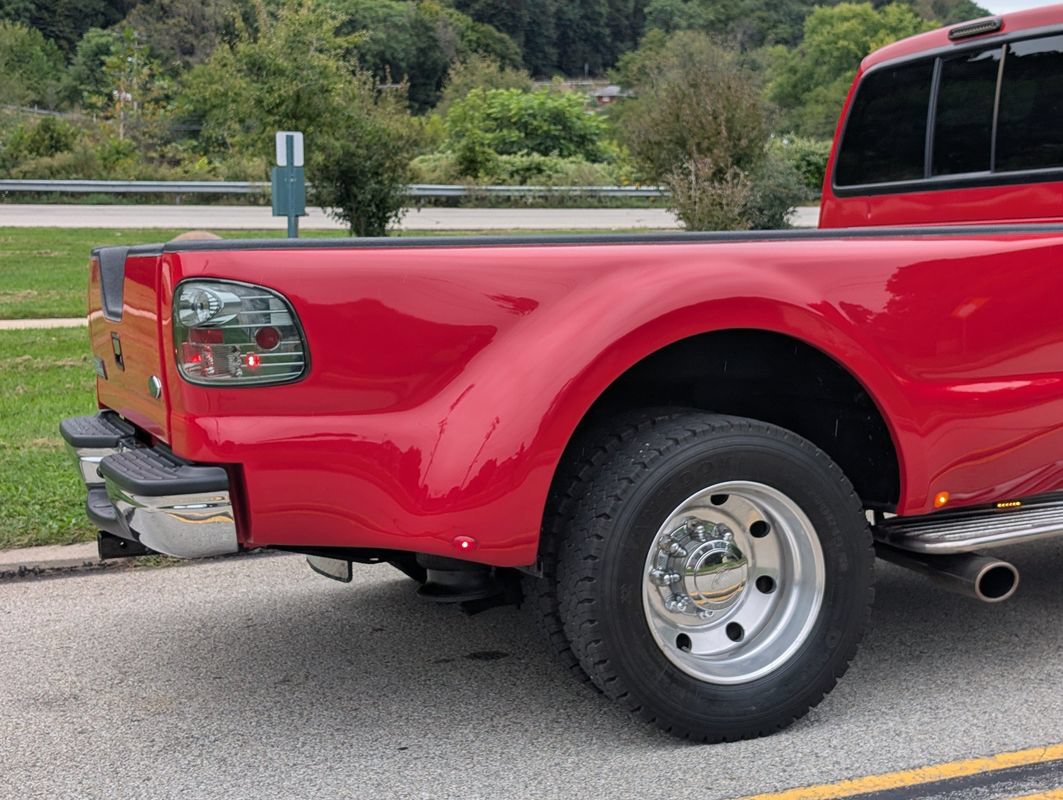 Used 2001 Ford F550 2WD Crew Cab Super Duty image 36
