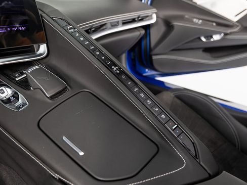 Used 2021 Chevrolet Corvette Stingray Premium Conv w/ Chrome Exterior Badge Package image 20