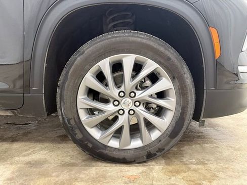 Used 2025 Buick Enclave Preferred image 30