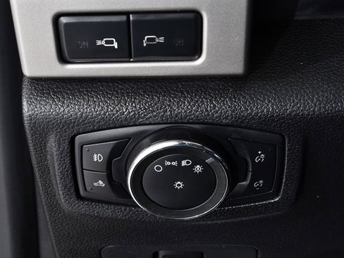 Used 2017 Ford F250 Lariat w/ Chrome Package image 32