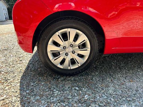 Used 2012 Toyota Yaris LE FWD image 18
