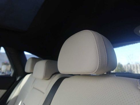 Used 2026 Mercedes-Benz GLC 300 4MATIC image 38