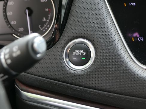 Used 2023 Cadillac XT5 Premium Luxury FWD image 17
