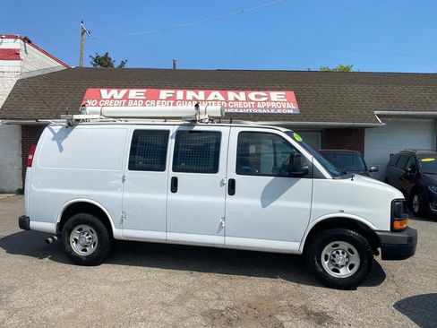 Used 2015 Chevrolet Express 2500 image 5