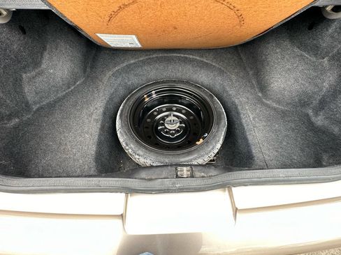 Used 1997 Ford Thunderbird LX RWD image 39