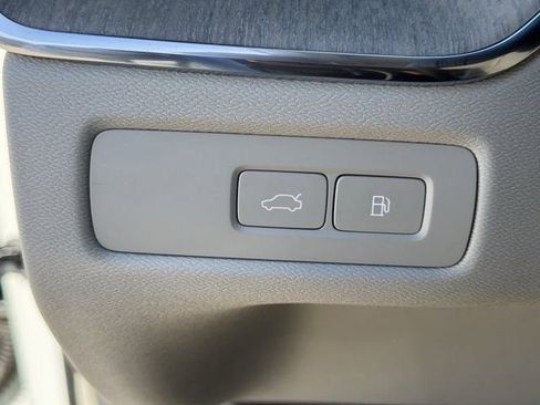 Used 2023 Volvo XC60 T8 Ultimate w/ Climate Package image 24