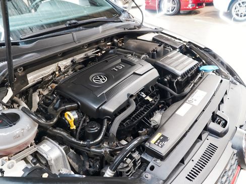 Used 2015 Volkswagen GTI S FWD image 31