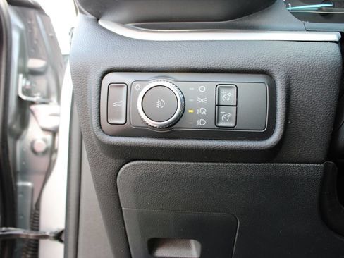 Used 2021 Ford Explorer XLT w/ Equipment Group 202A RWD image 12