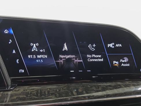 Used 2024 Cadillac Escalade Premium Luxury AWD/4WD image 20