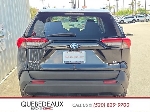 Used 2021 Toyota RAV4 LE AWD/4WD image 6