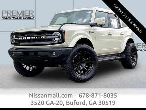 Used 2025 Ford Bronco Outer Banks AWD/4WD image 1