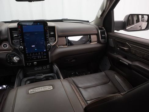 Used 2025 RAM 1500 Limited AWD/4WD image 30