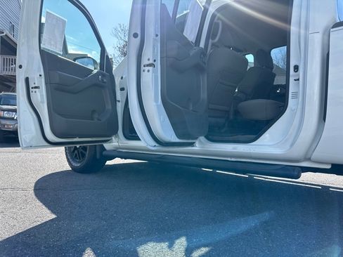 Used 2014 Nissan Frontier SV w/ SV Value Truck Package image 21