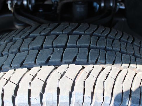 Used 2024 GMC Sierra 3500 Pro w/ Convenience Package image 32